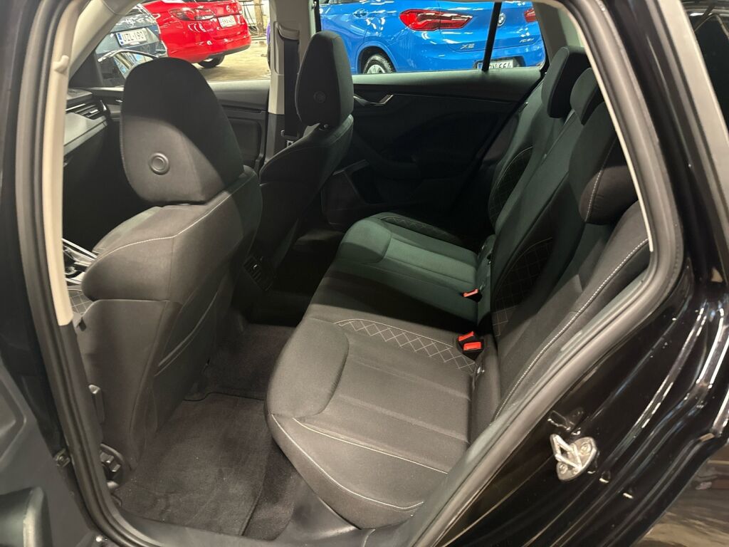 Skoda Kamiq 2022 Musta