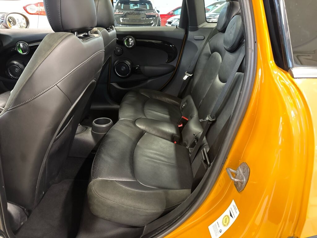 Mini Cooper 2015 Oranssi