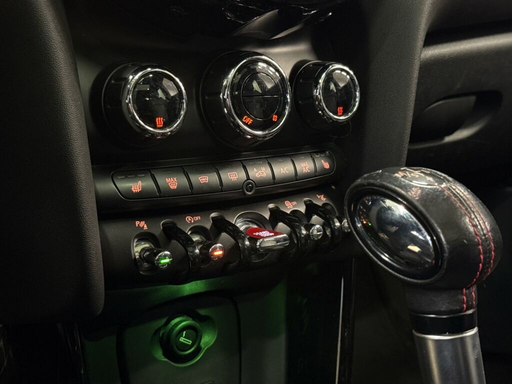 Mini Cooper 2015 Oranssi