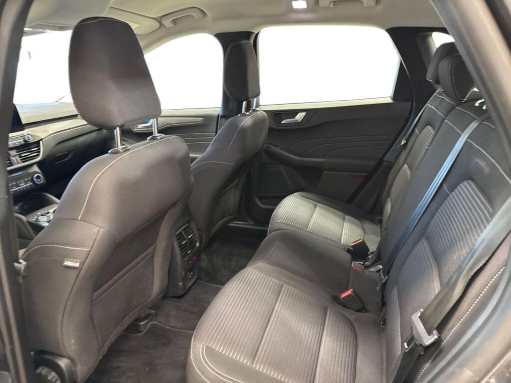 Ford Kuga 2022 Harmaa