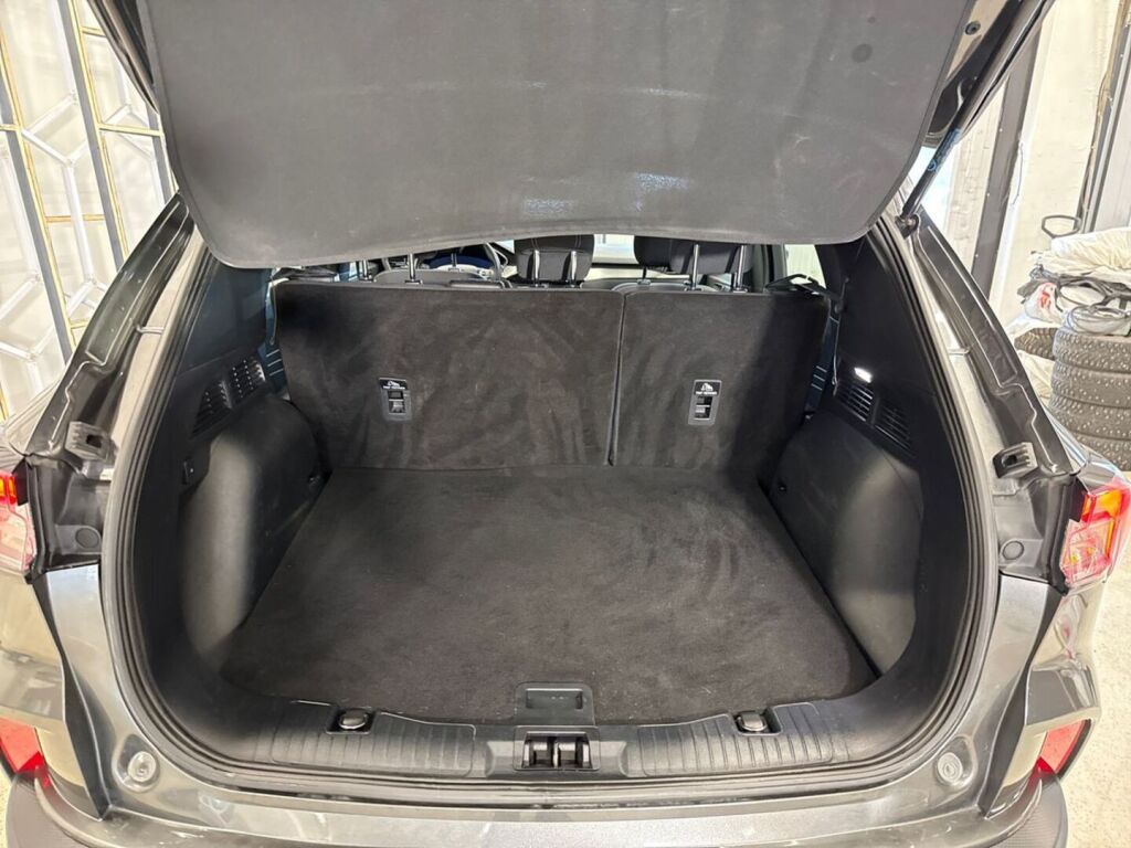 Ford Kuga 2022 Harmaa