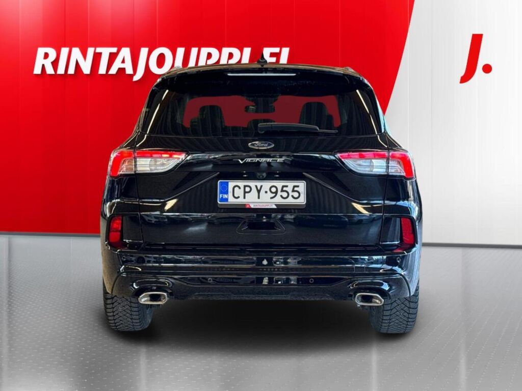 Ford Kuga 2022 Musta