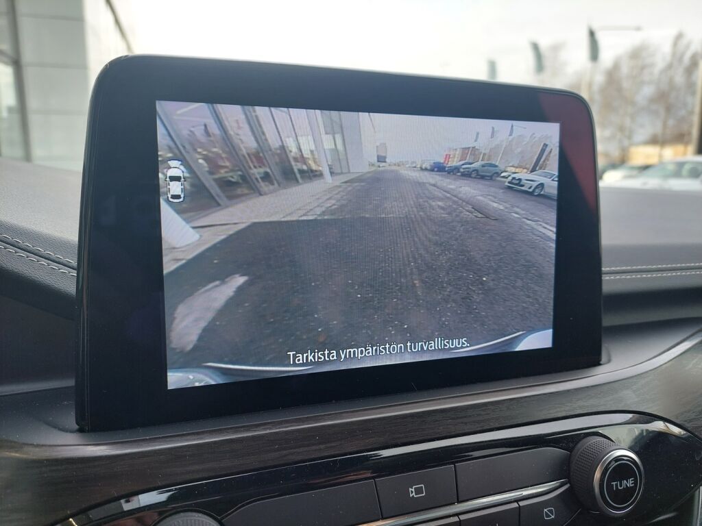 Ford Kuga 2022 Musta