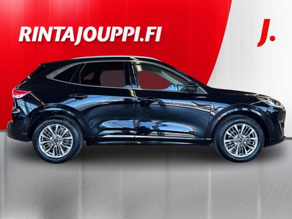 Ford Kuga 2022 Musta