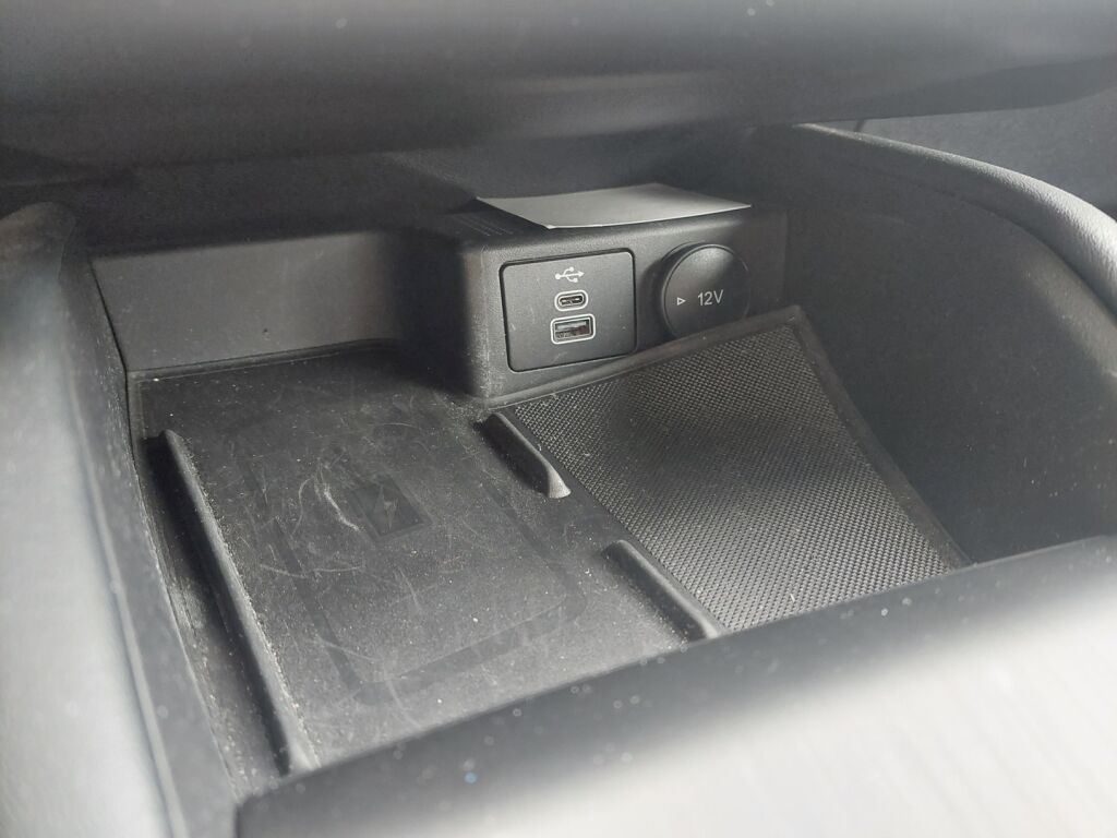 Ford Kuga 2022 Musta