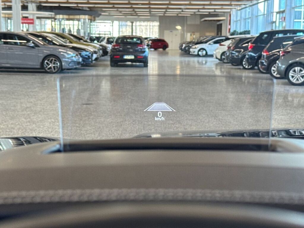 Ford Kuga 2022 Musta