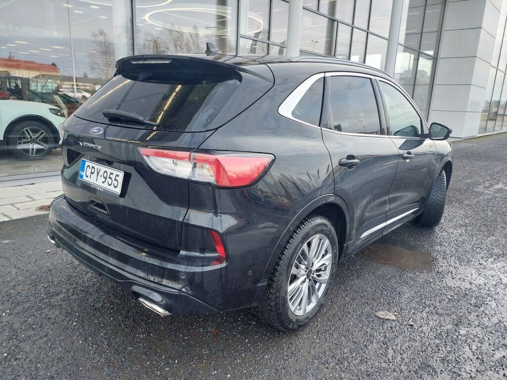 Ford Kuga 2022 Musta