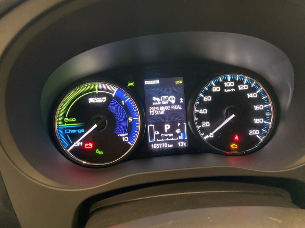 Mitsubishi Outlander PHEV 2019 Valkoinen