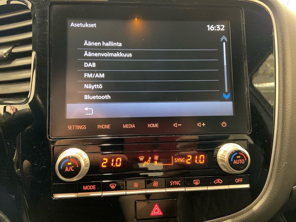 Mitsubishi Outlander PHEV 2019 Valkoinen