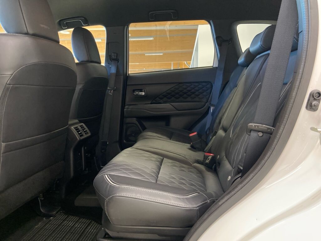 Mitsubishi Outlander PHEV 2019 Valkoinen