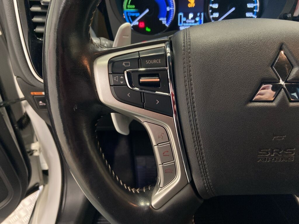 Mitsubishi Outlander PHEV 2019 Valkoinen