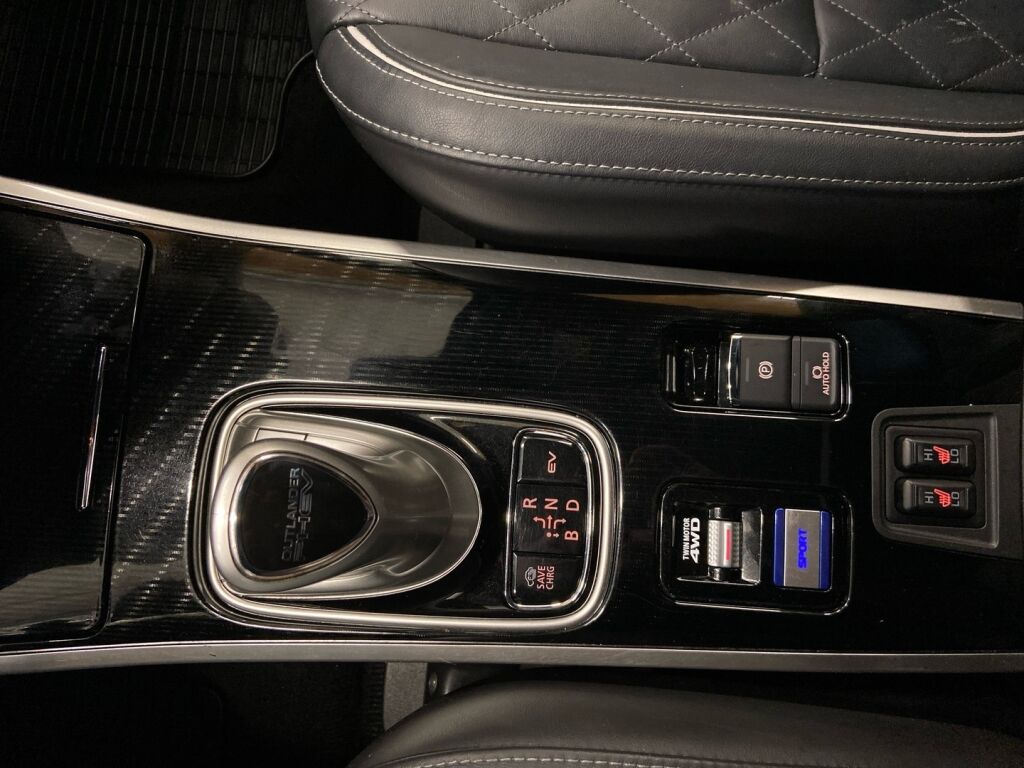 Mitsubishi Outlander PHEV 2019 Valkoinen