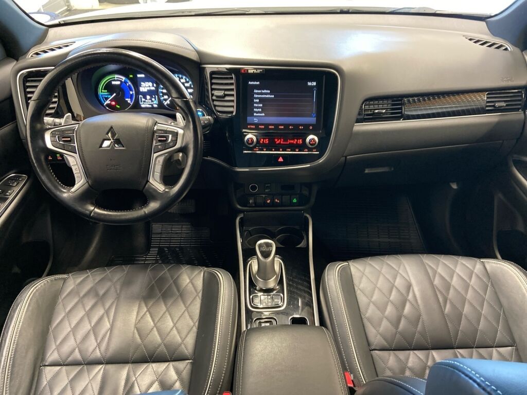 Mitsubishi Outlander PHEV 2019 Valkoinen
