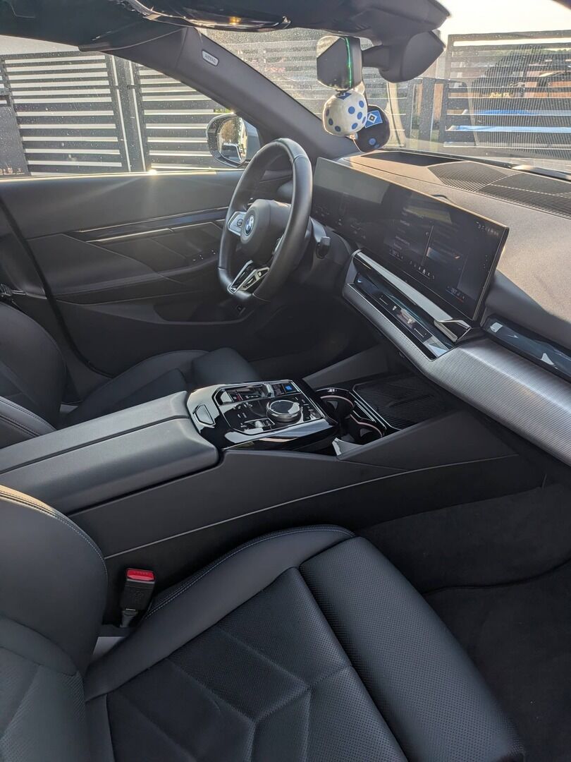 BMW i5 2024 