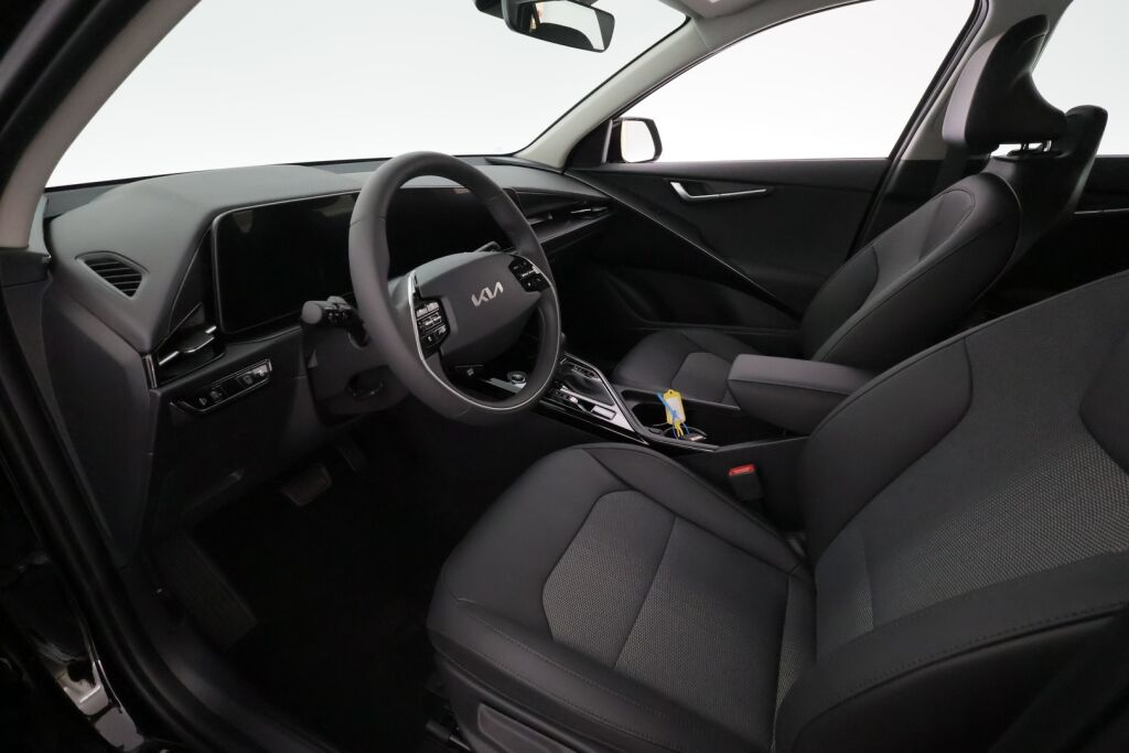 Kia Niro 2025 Musta