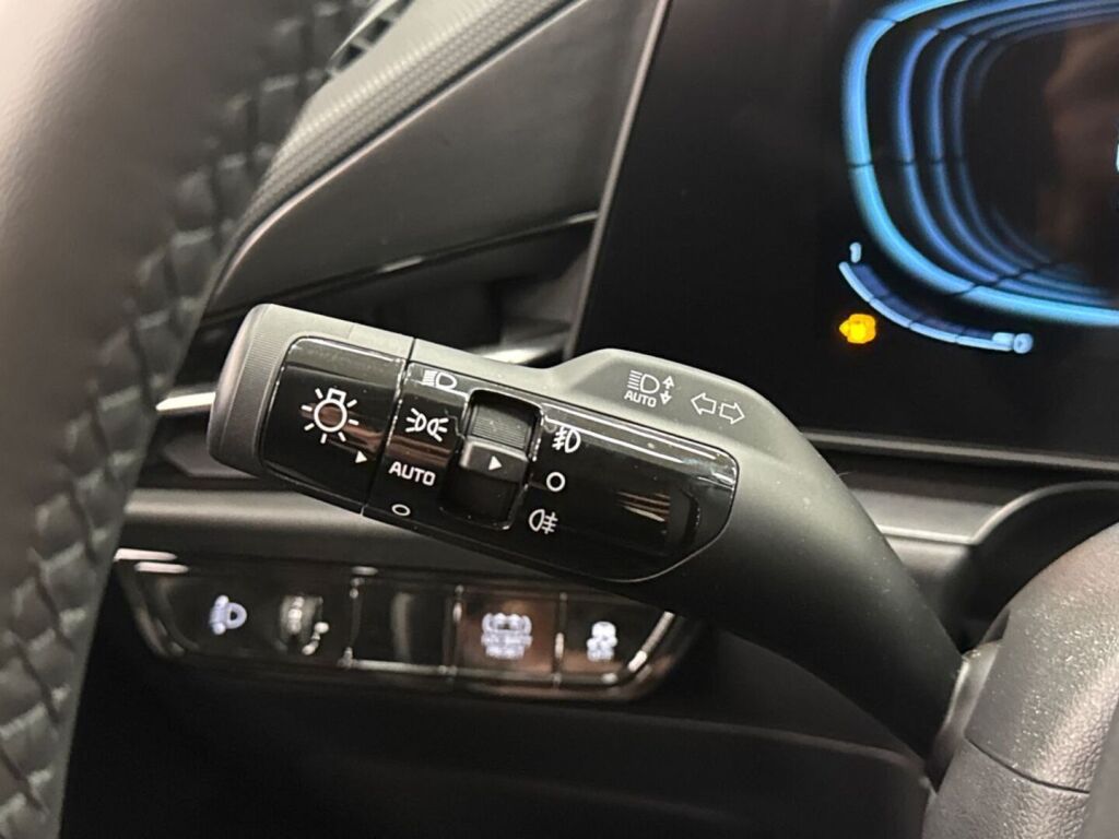 Kia Niro 2025 Musta