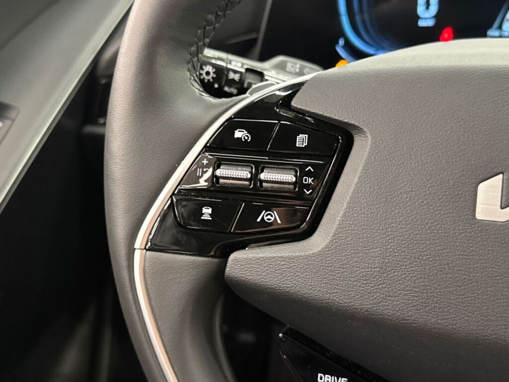 Kia Niro 2025 Musta