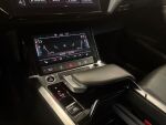 Audi e-tron 2021 Musta