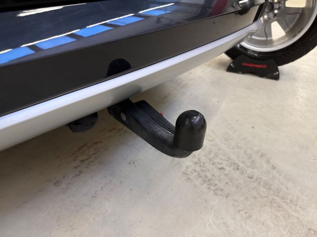 Audi e-tron 2021 Musta