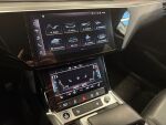 Audi e-tron 2021 Musta