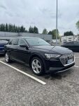 Audi e-tron 2021 Musta