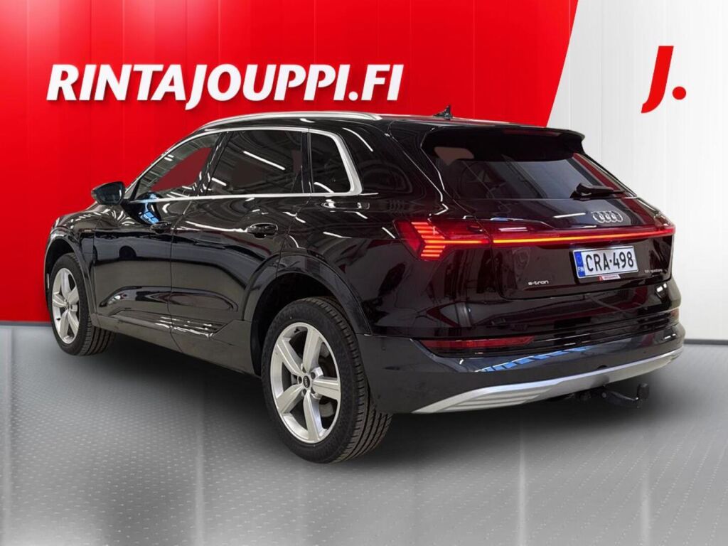 Audi e-tron 2021 Musta