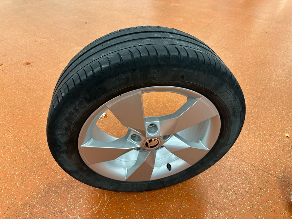 Skoda Octavia 2018 Valkoinen