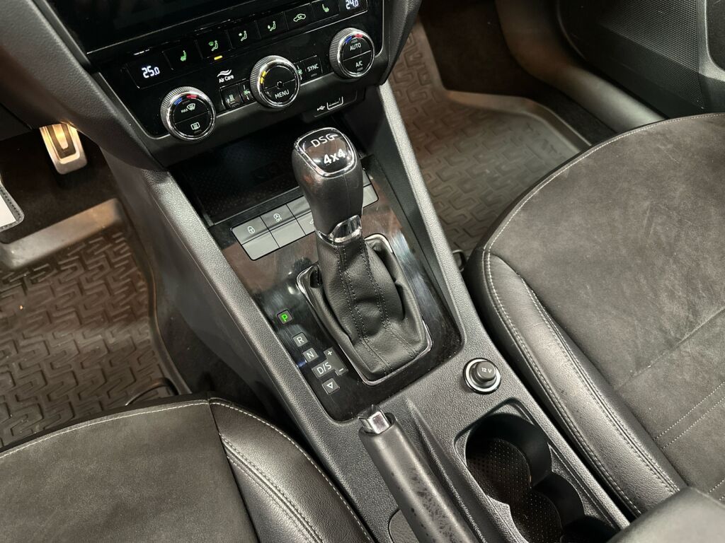 Skoda Octavia 2018 Valkoinen