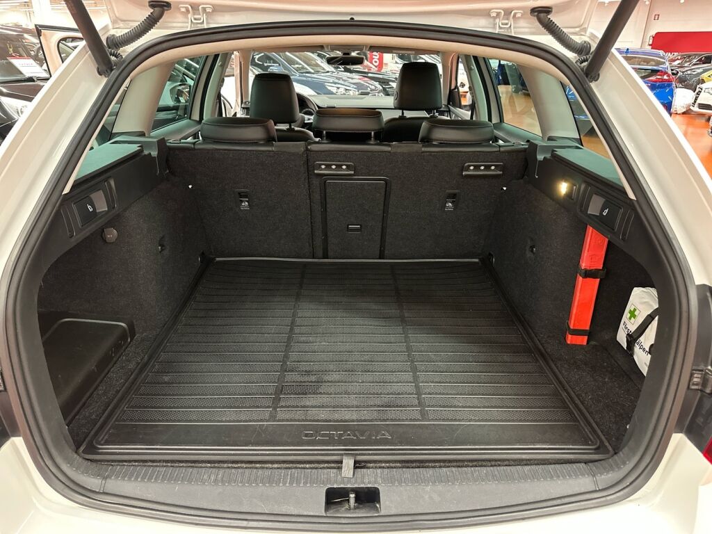 Skoda Octavia 2018 Valkoinen
