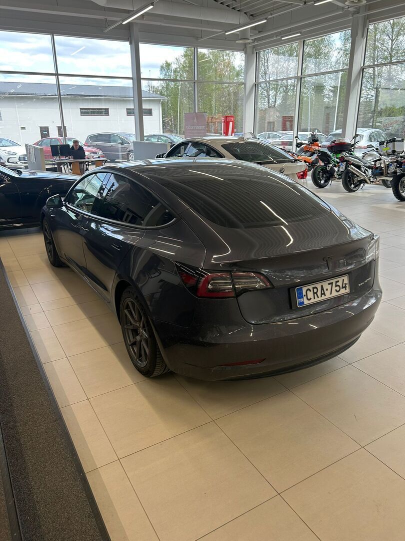 Tesla Model 3 2021 Harmaa