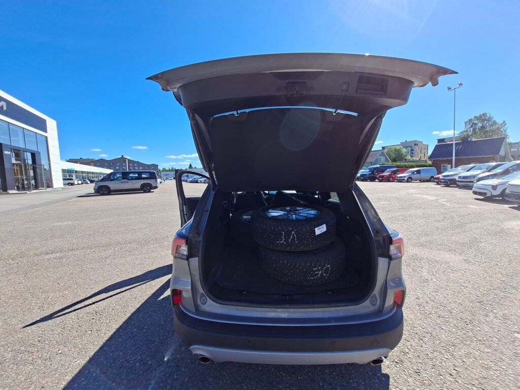 Ford Kuga 2022 Harmaa