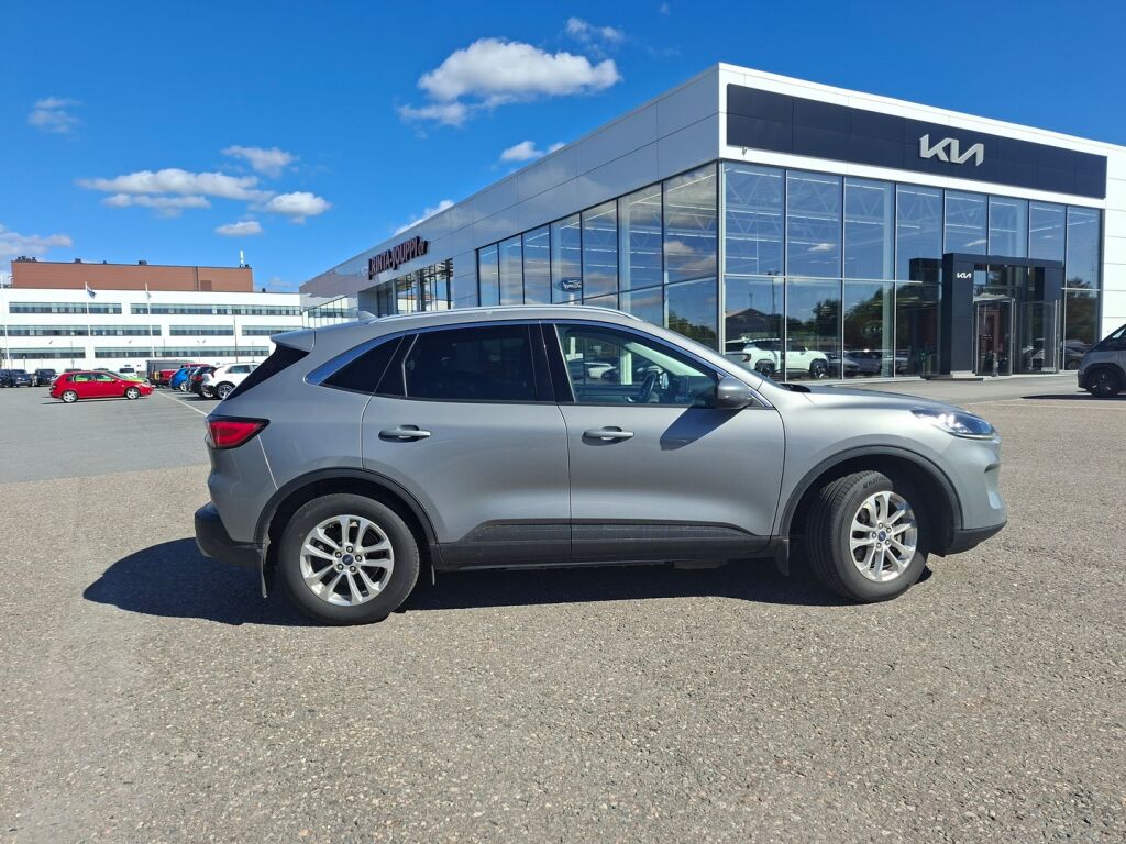 Ford Kuga 2022 Harmaa