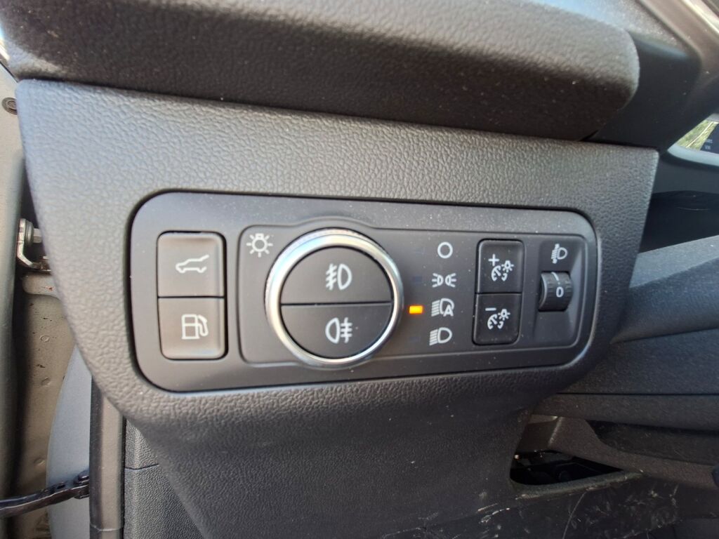 Ford Kuga 2022 Harmaa