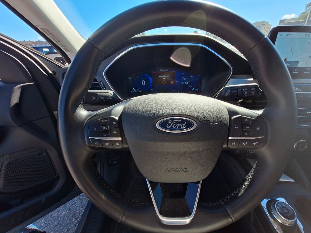 Ford Kuga 2022 Harmaa