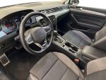 Volkswagen Passat 2022 Musta