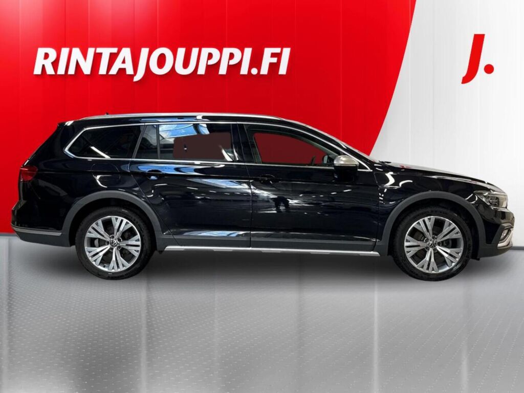 Volkswagen Passat 2022 Musta