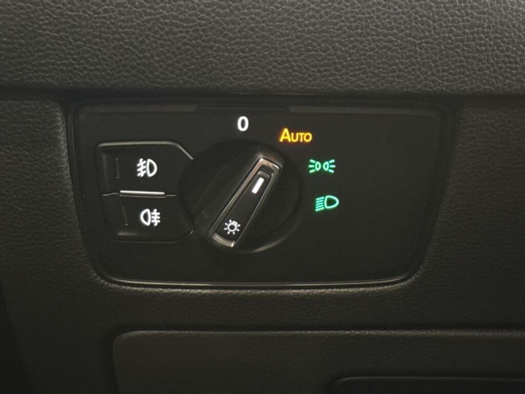Volkswagen Passat 2022 Musta