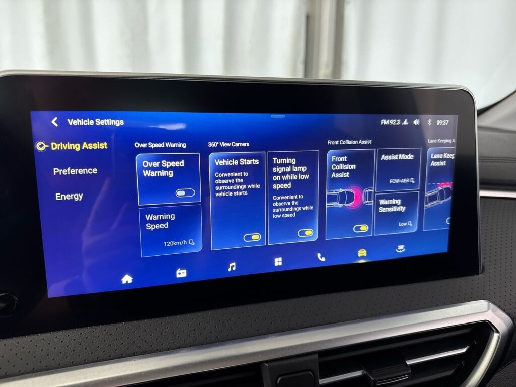 Maxus Euniq 5 2022 Musta