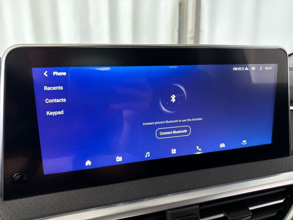 Maxus Euniq 5 2022 Musta