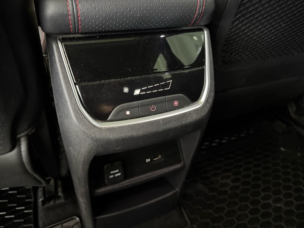 Maxus Euniq 5 2022 Musta