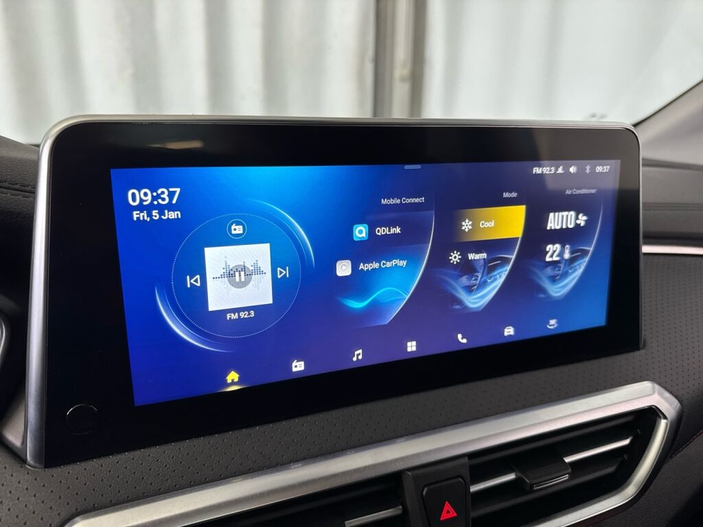 Maxus Euniq 5 2022 Musta