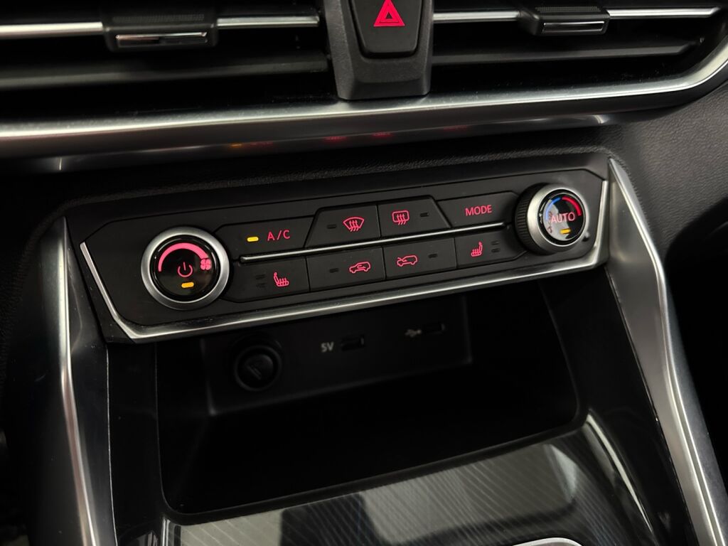 Maxus Euniq 5 2022 Musta