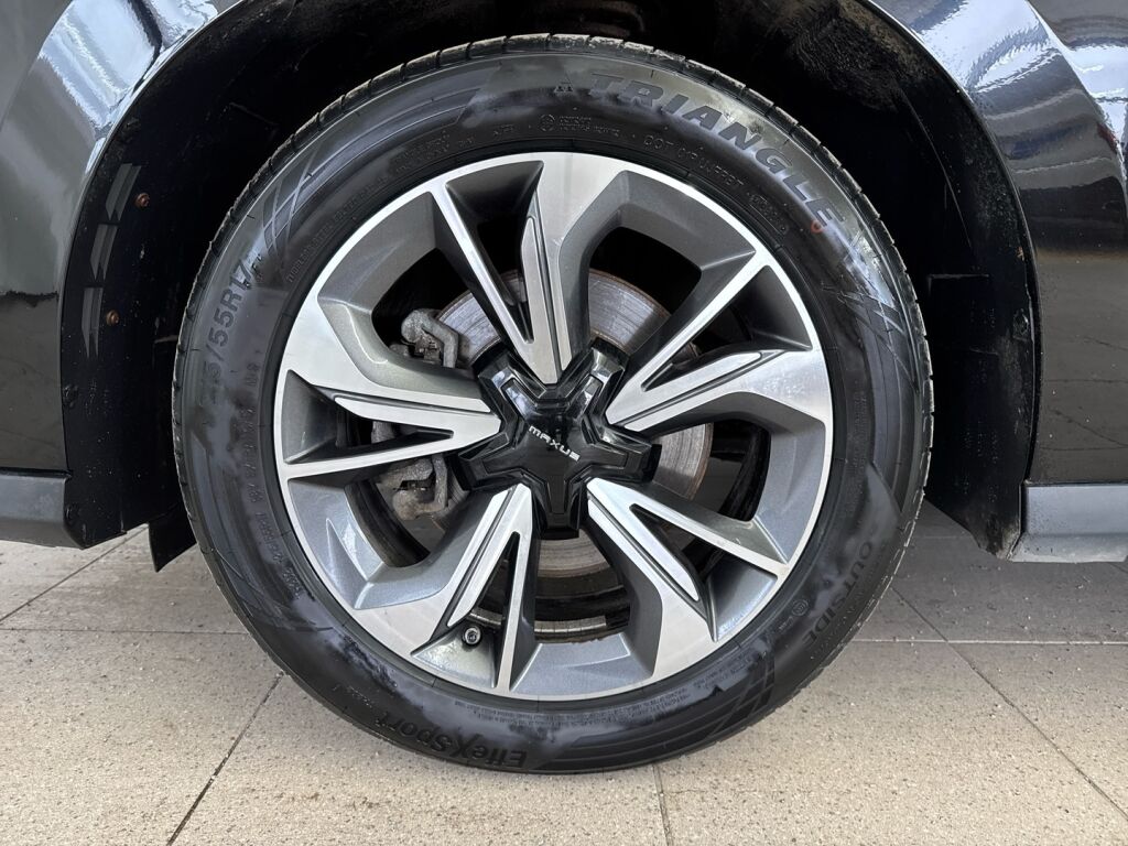 Maxus Euniq 5 2022 Musta