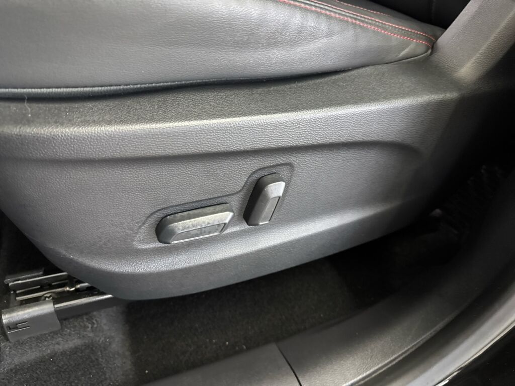 Maxus Euniq 5 2022 Musta