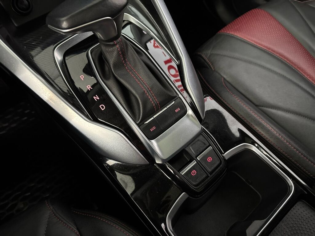 Maxus Euniq 5 2022 Musta