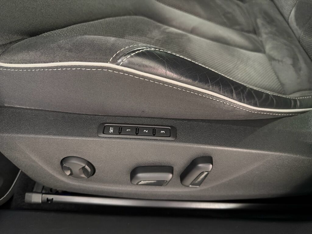 Skoda Enyaq 2022 Sininen