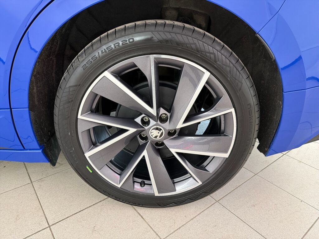 Skoda Enyaq 2022 Sininen