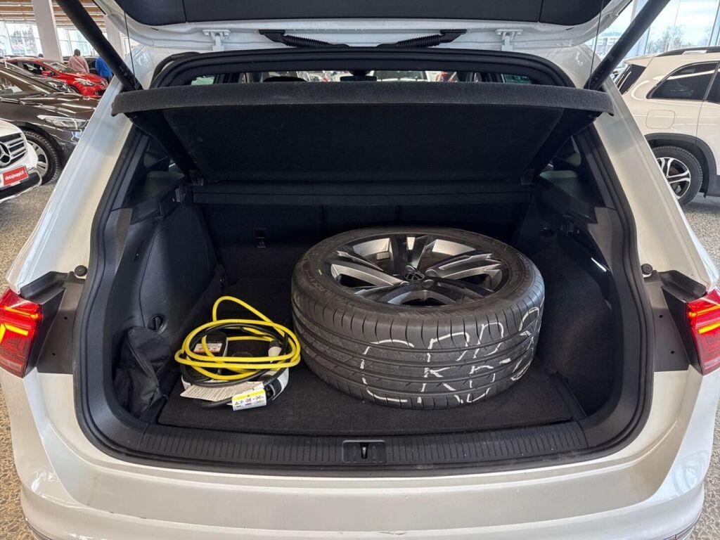 Volkswagen Tiguan 2022 Valkoinen