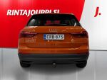 Audi Q3 2022 Oranssi