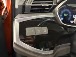 Audi Q3 2022 Oranssi